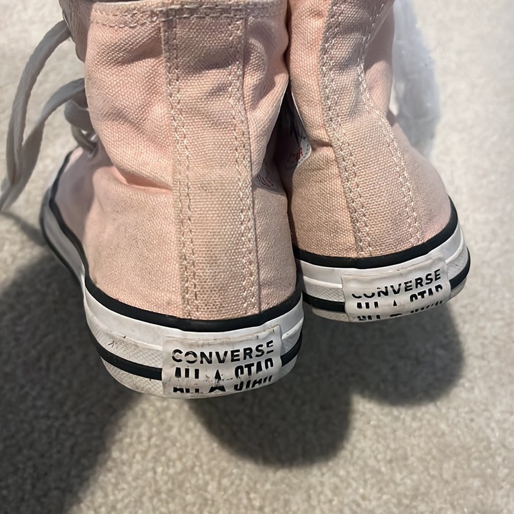 Pink converse - Picture 2 of 5